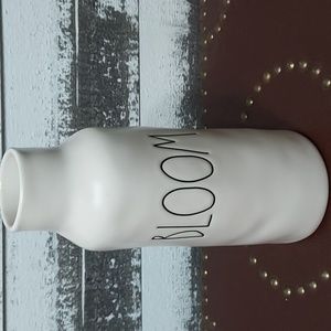 Farmhouse Rae Dunn Tall Flower / Bud Vase